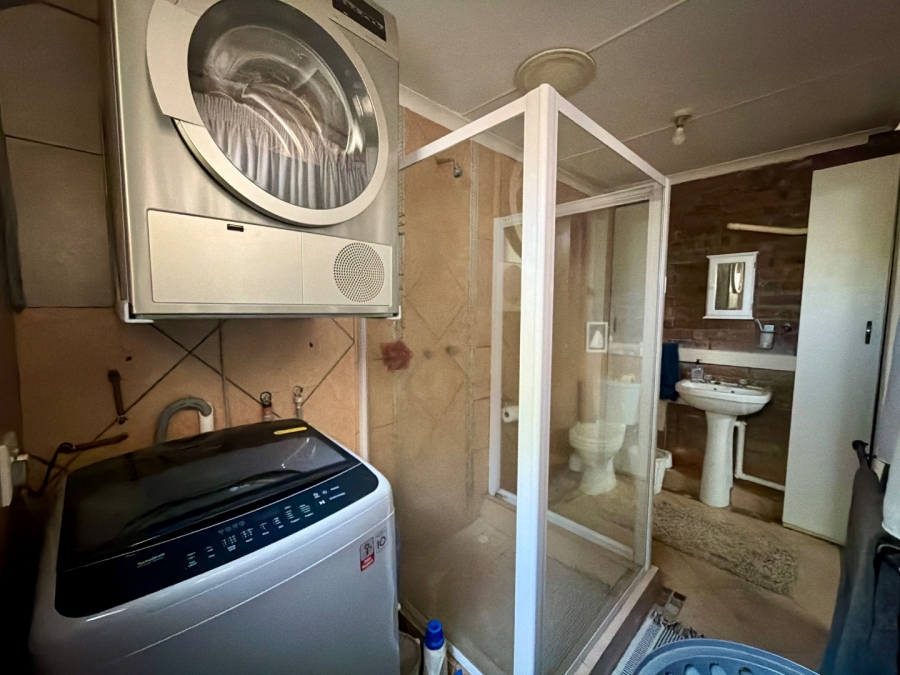 7 Bedroom Property for Sale in Heather Park Western Cape